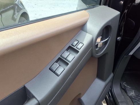 Used 2006 Nissan Xterra S w/ (U01) Utility Pkg image 11