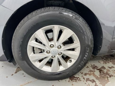 Used 2016 Kia Sedona LX w/ LX Convenience Package FWD image 22