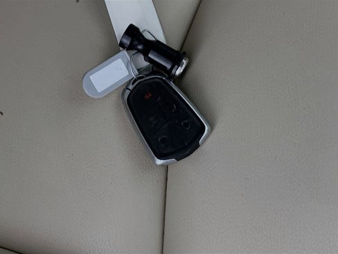 Used 2017 Cadillac XT5 FWD image 34