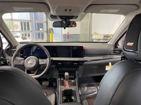 New 2026 Nissan Kicks SR w/ SR Premium Package image 9