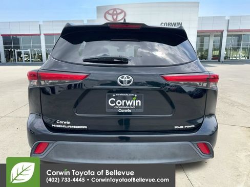 Used 2020 Toyota Highlander XLE AWD/4WD image 7