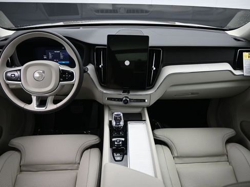 New 2026 Volvo XC60 B5 Ultra w/ Protection Package Premier AWD/4WD image 20