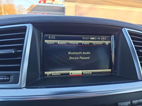 Used 2014 Mercedes-Benz GL 550 4MATIC image 53