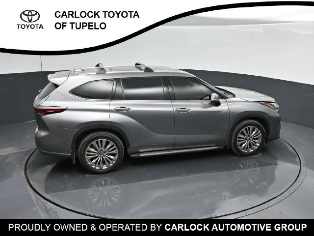 Used 2025 Toyota Highlander Platinum AWD/4WD image 50