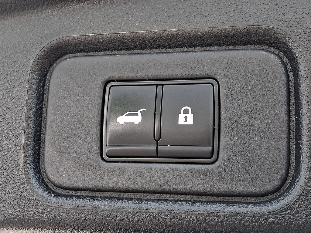 Used 2023 Nissan Pathfinder SL AWD/4WD image 35