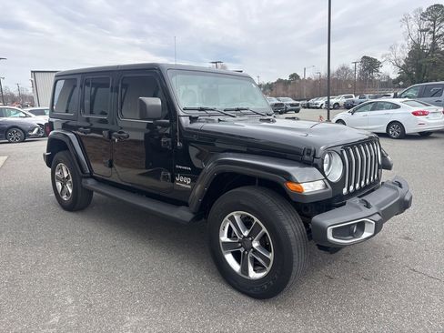Used 2022 Jeep Wrangler Unlimited Sahara image 9