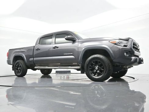 Used 2017 Toyota Tacoma SR5 w/ Tow Package AWD/4WD image 40
