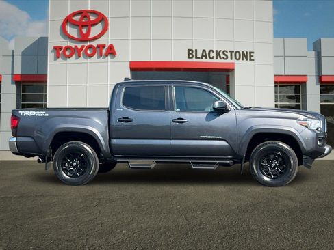 Used 2020 Toyota Tacoma SR5 image 2