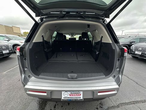 New 2025 Nissan Pathfinder SL image 17