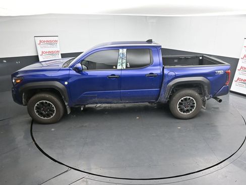 Used 2024 Toyota Tacoma TRD Off-Road image 13