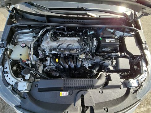 Used 2022 Toyota Corolla LE FWD image 17