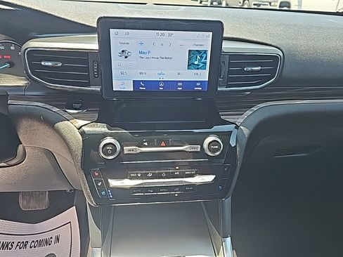 Used 2024 Ford Explorer Limited image 19