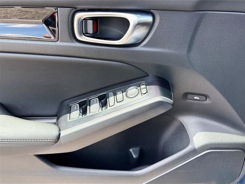 Certified 2025 Honda Civic Sport Touring image 21