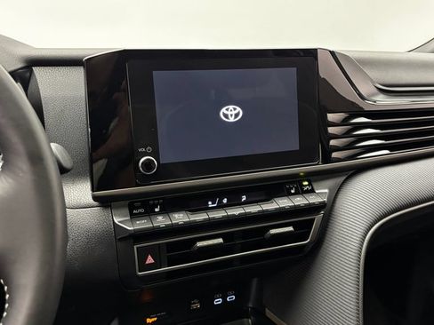 Used 2026 Toyota Camry Hybrid w/ Convenience Package FWD image 25