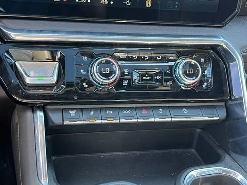 Used 2025 GMC Sierra 3500 Denali w/ Denali Reserve Package image 25