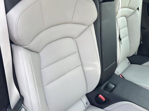 Used 2021 Porsche Taycan 4S image 41