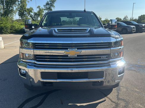 Used 2019 Chevrolet Silverado 2500 LTZ w/ Duramax Plus Package AWD/4WD image 8