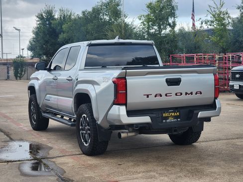 Used 2024 Toyota Tacoma TRD Sport RWD image 4