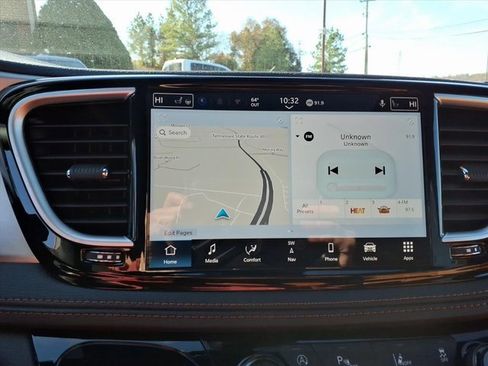 New 2026 Chrysler Pacifica Pinnacle image 17