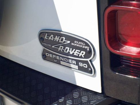 Used 2022 Land Rover Defender 90 S image 9