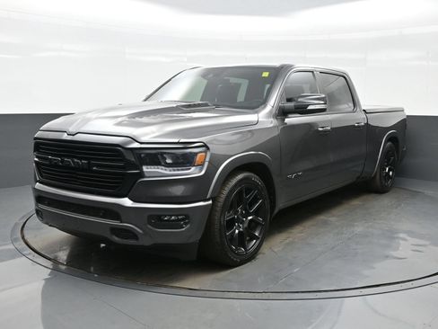 Used 2022 RAM 1500 Laramie AWD/4WD image 2