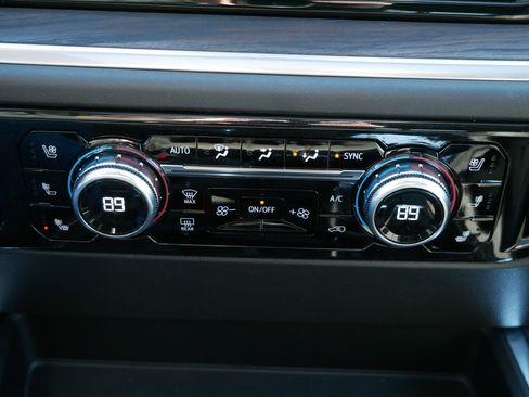 New 2026 GMC Sierra 1500 SLT w/ SLT Premium Plus Package image 8