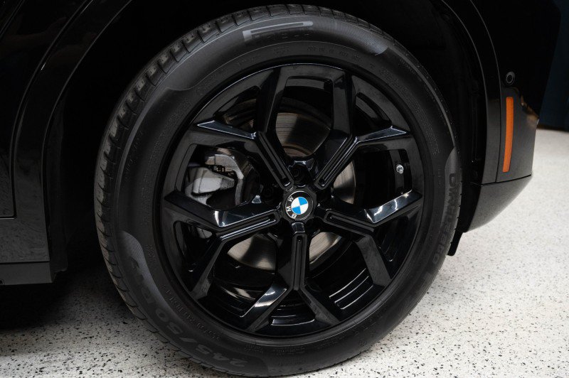 Used 2024 BMW X4 xDrive30i w/ Premium Package AWD/4WD image 11