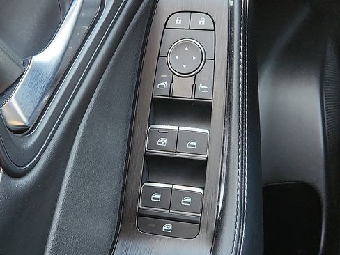 Used 2023 Nissan Rogue SL w/ SL Premium Package image 20