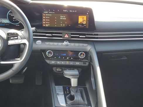 Used 2023 Hyundai Elantra Limited FWD image 32
