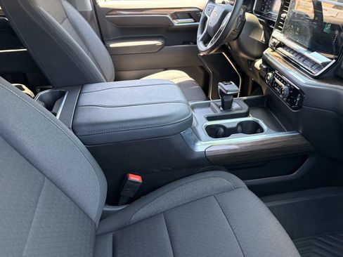 Used 2023 Chevrolet Silverado 1500 LT w/ Z71 Off-Road Package AWD/4WD image 10