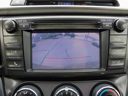 Used 2015 Toyota RAV4 LE FWD image 13