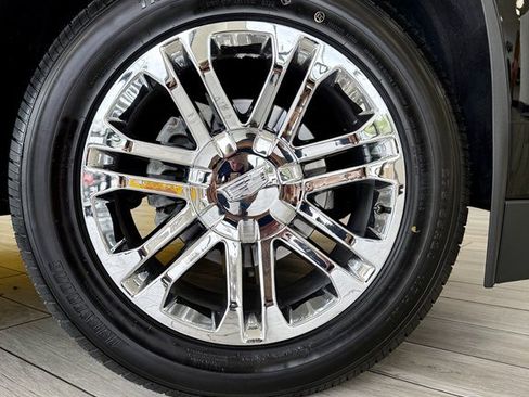 Used 2018 Cadillac Escalade 2WD image 20