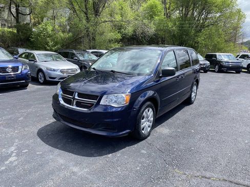 Used 2016 Dodge Grand Caravan SE w/ Quick Order Package 29E SE FWD image 1