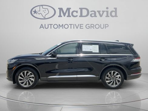 Certified 2025 Lincoln Aviator AWD image 4
