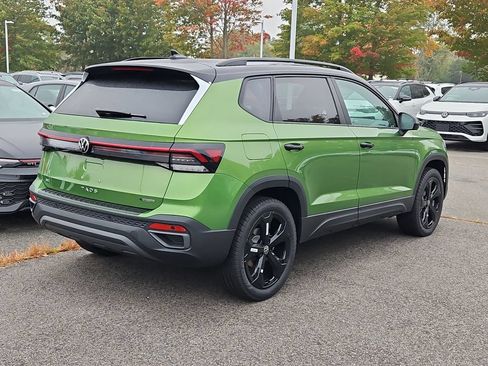 New 2025 Volkswagen Taos SE AWD/4WD image 2