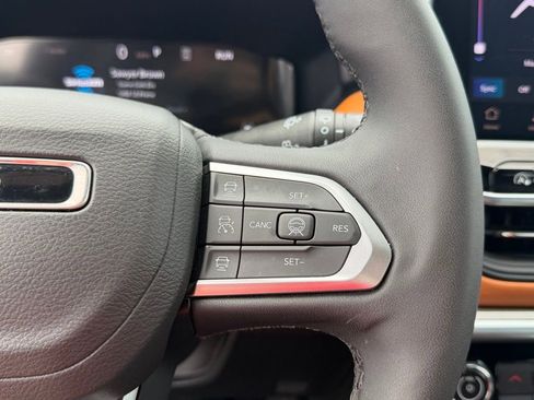 Used 2025 Jeep Compass Limited w/ Elite Group AWD/4WD image 20