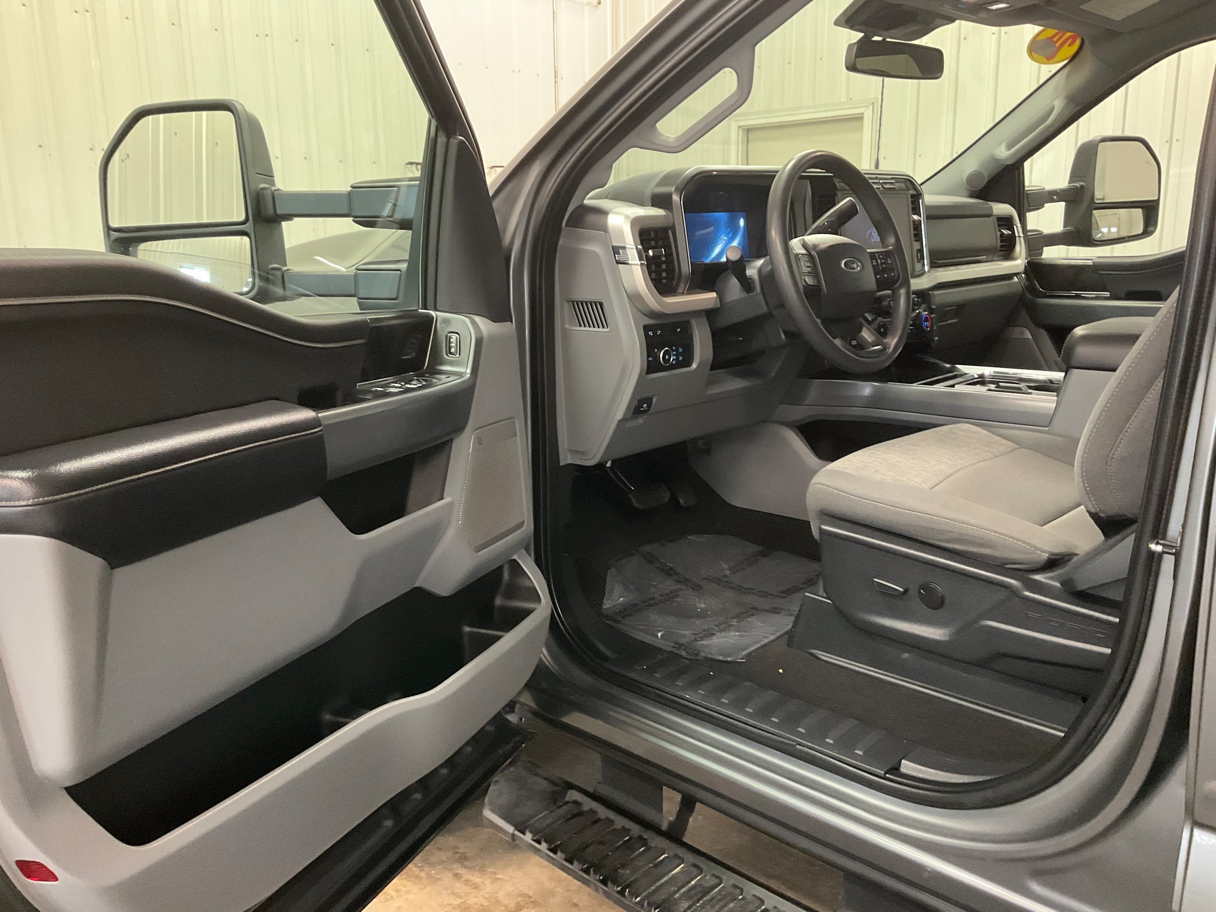 Used 2024 Ford F250 XLT w/ XLT Premium Package AWD/4WD image 7