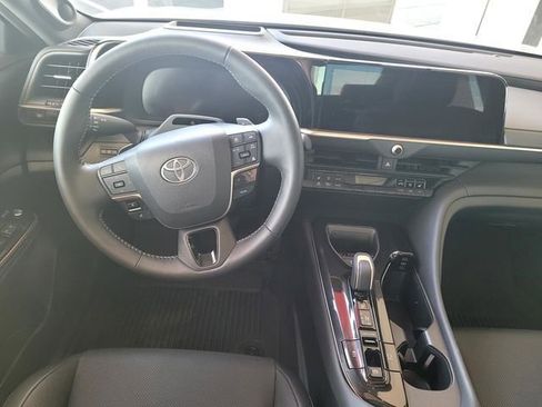 New 2026 Toyota Crown Platinum image 7