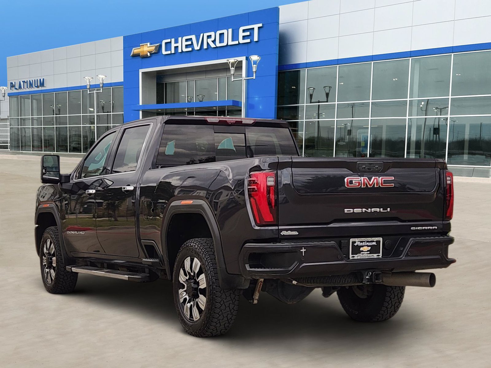 Certified 2024 GMC Sierra 2500 Denali w/ Denali Reserve Package AWD/4WD image 4