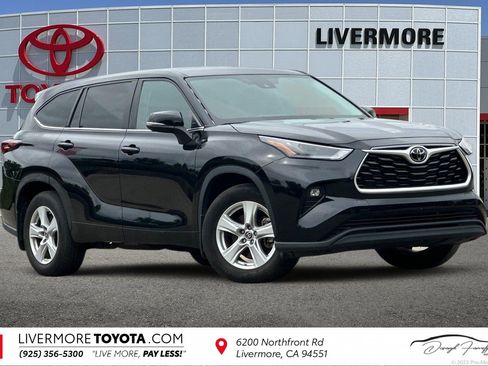 Certified 2024 Toyota Highlander LE image 1