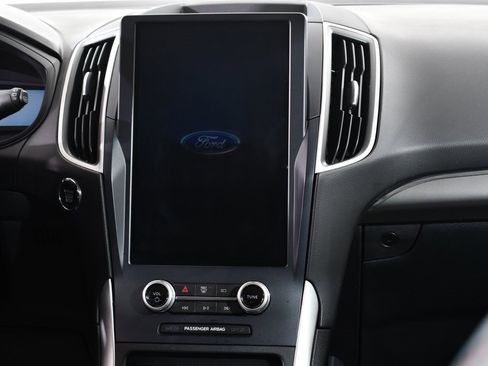 Used 2022 Ford Edge SEL w/ Sport Appearance Package image 9