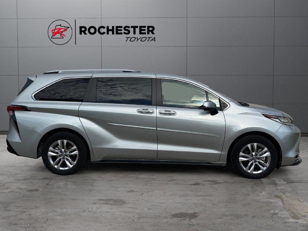 Certified 2023 Toyota Sienna Limited AWD/4WD image 6