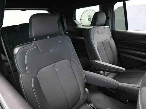 Used 2024 Jeep Grand Cherokee L Laredo image 35