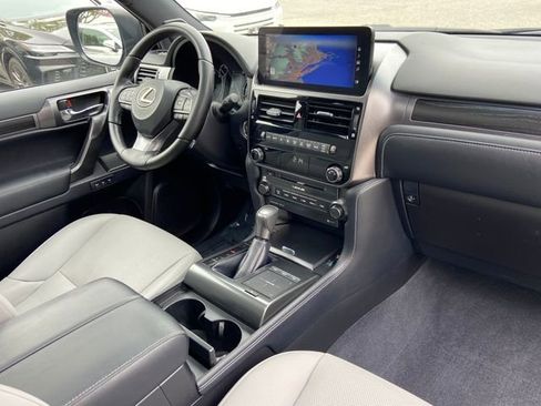 Used 2023 Lexus GX 460 w/ Black Line Special Edition AWD/4WD image 27