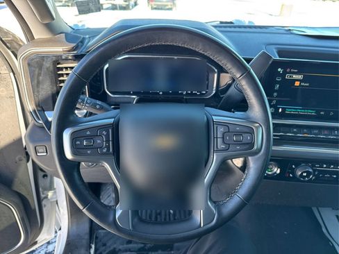 Used 2023 Chevrolet Silverado 1500 LT image 14