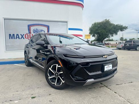 Used 2024 Chevrolet Equinox EV LT w/ LPO, Trailering Package FWD image 23
