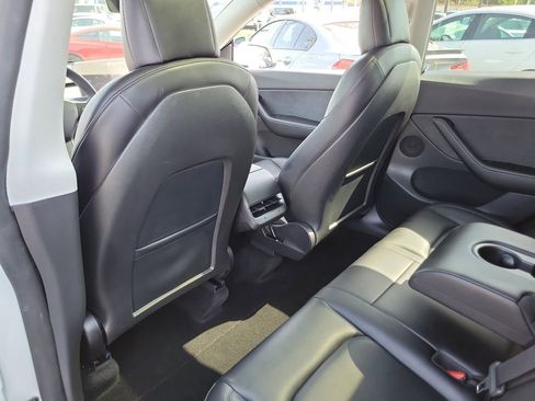 Used 2021 Tesla Model Y Long Range AWD/4WD image 14