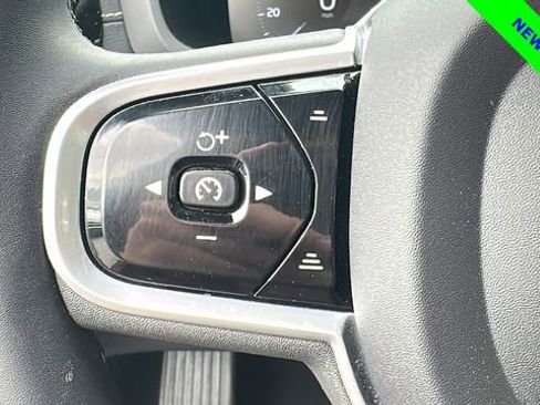 Used 2022 Volvo S60 B5 R-Design image 24