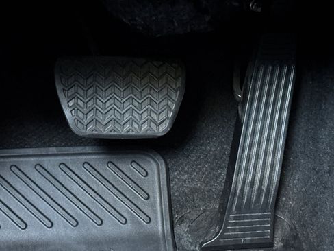 Used 2022 Toyota Camry SE FWD image 39