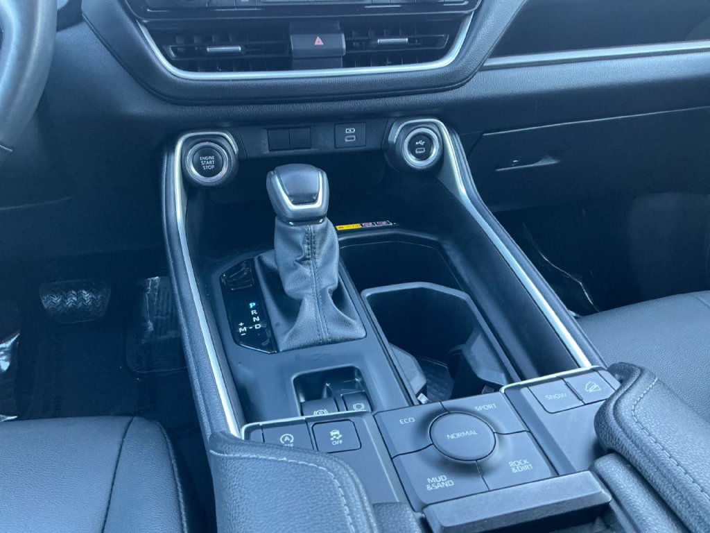 Used 2024 Toyota Grand Highlander AWD image 12